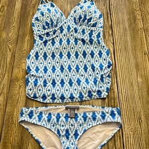 A Pea in the Pod Maternity Tankini